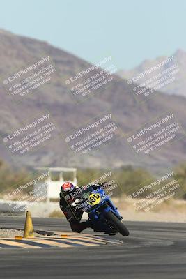 media/Oct-30-2025-Racers Edge (Thu) [[dabbdaf680]]/3-B Group/Session 2 (Turn 14)/